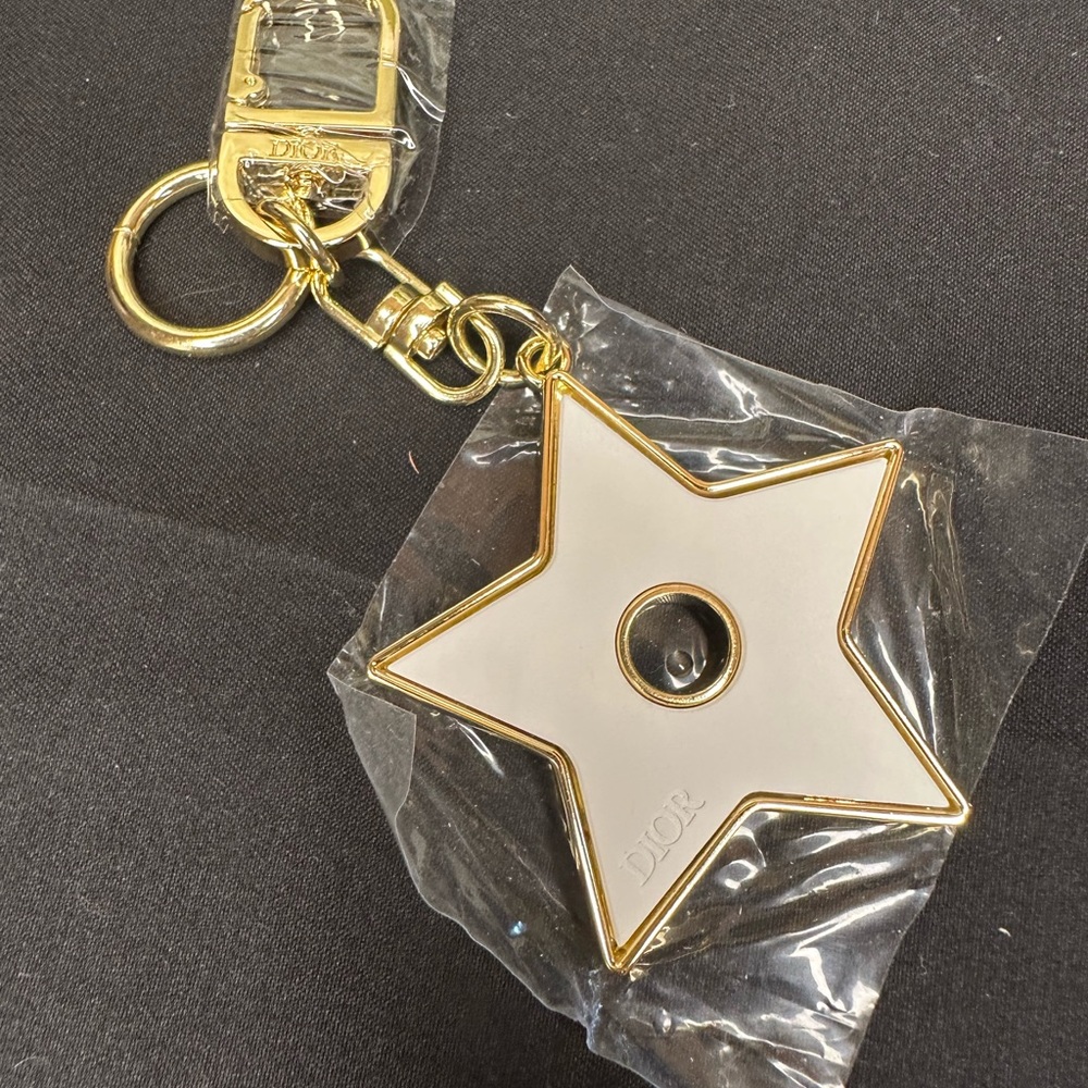 Dior Star Keychain / Bag Charm in White with Gold-Tone Trim LIMITED ADDITION - Picture 4 of 4